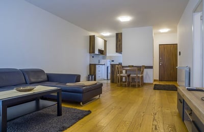Langzeitmiete einer modernen 3-Zimmer-Wohnung, 72 m², Stadtteil Voždovac, Belgrad, Serbien